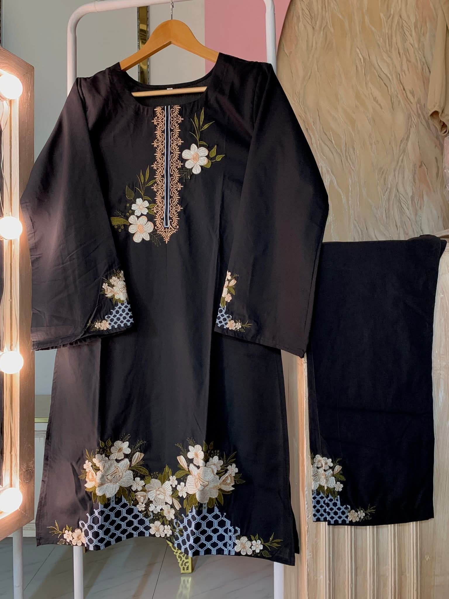 HONEY Floral Black Code 223